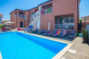 Klimatisierte Wohnung in Tar mit gemeinschaftlichem Pool, Garten und Grill